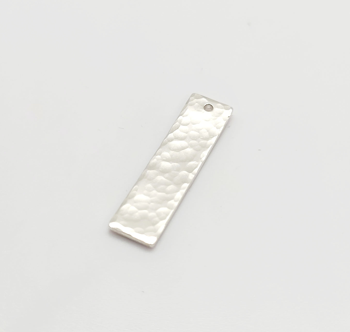 .925 Sterling Silver Hammered Vertical Bar Pendant 25 mm